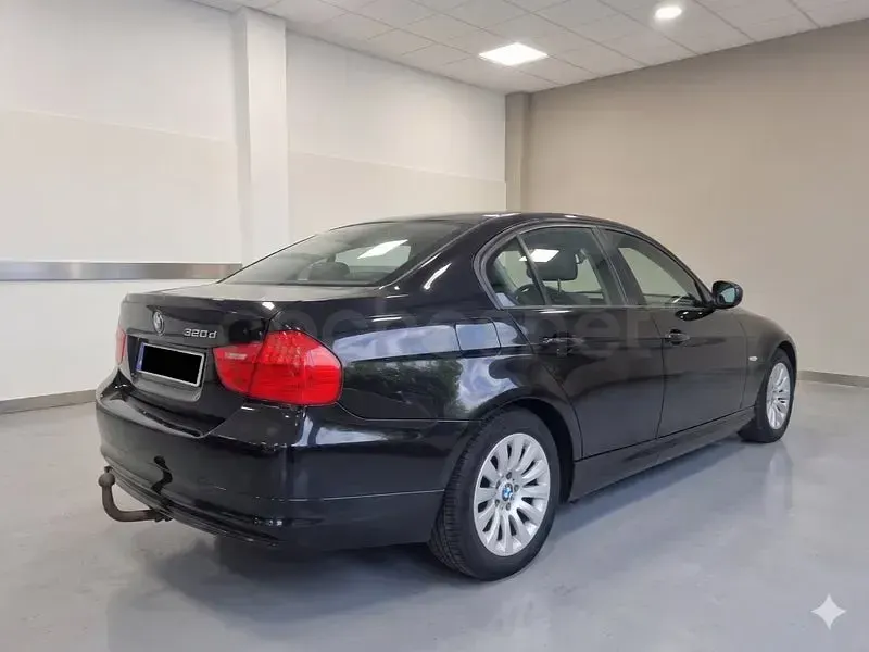 Usado BMW 320 177 CV (130 kW) 2008 Negro Berlina