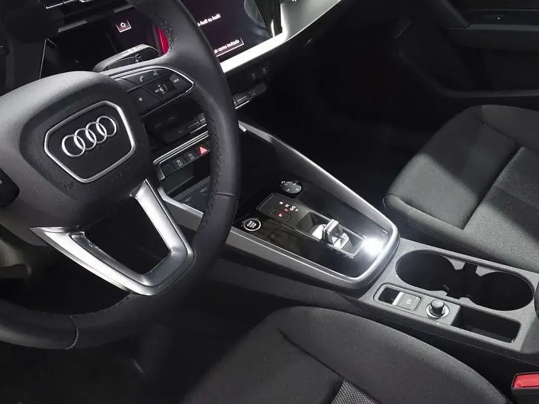 Usado Audi A3 Sportback Advanced 150 CV (110 kW) 2023 Plateado Utilitario