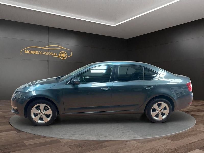 Usado Skoda Octavia Ambition 150 CV (110 kW) 2018 Verde Berlina