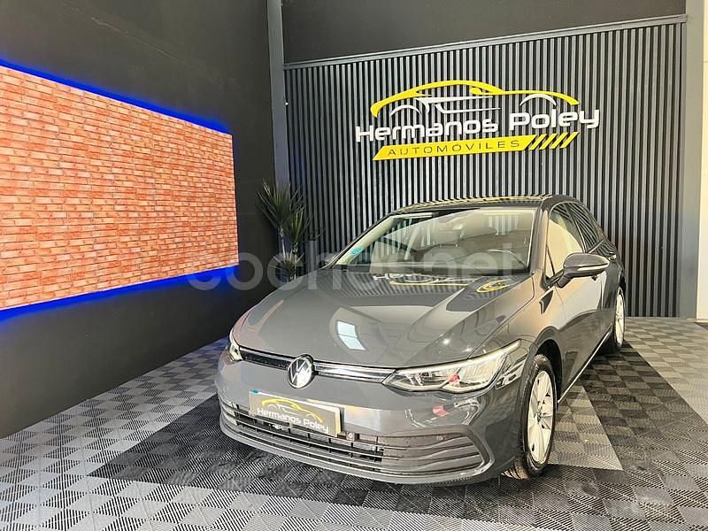 Usado VW Golf VIII 115 CV (84 kW) 2022 Gris / plata Berlina