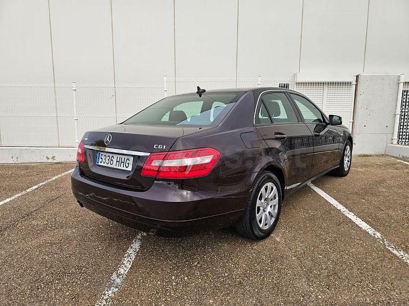 Usado Mercedes E200 Elegance 184 CV (135 kW) 2012 Marrón Berlina