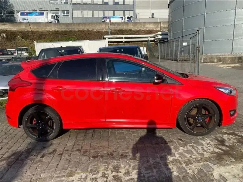 Usado Ford Focus Titanium 150 CV (110 kW) 2015 Rojo Berlina