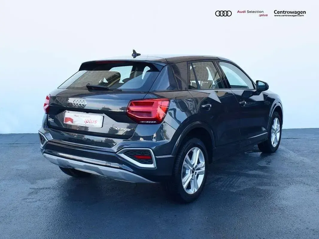 Usado Audi Q2 Advanced Plus 116 CV (85 kW) 2024 Gris SUV