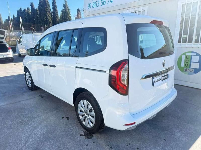 Usado Renault Kangoo LIMITED 95 CV (69 kW) 2021 Blanco Monovolumen