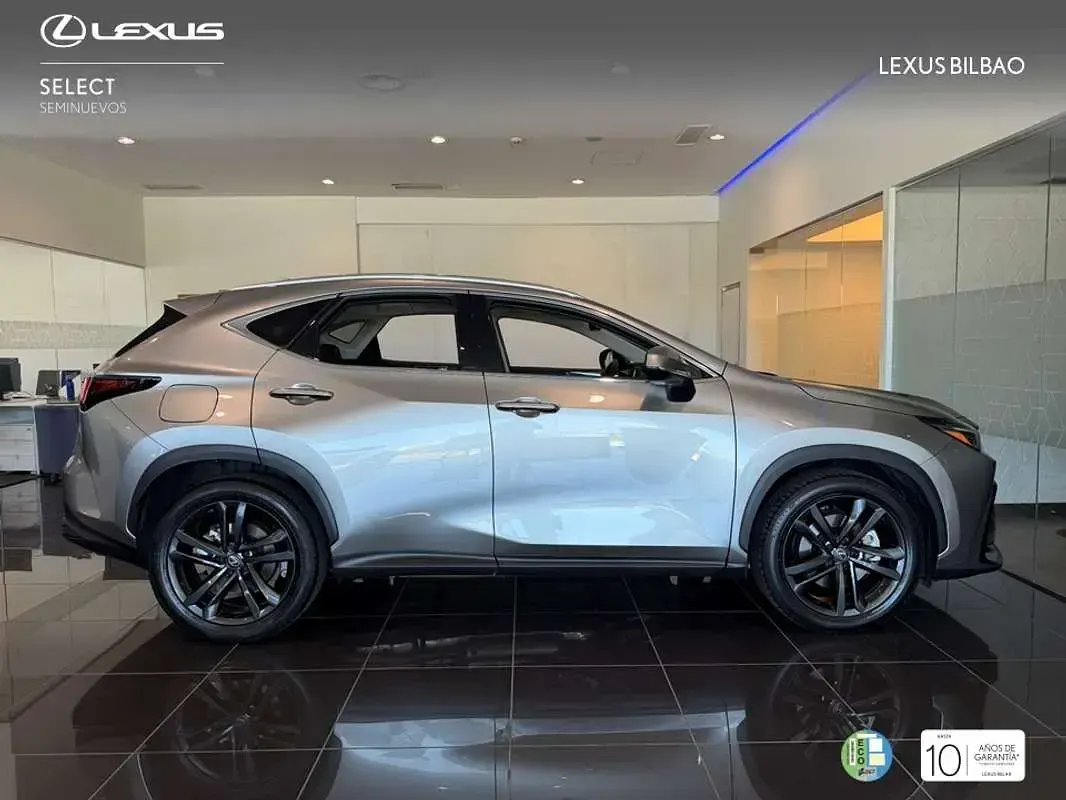 Usado Lexus NX450h+ Executive Line 147 CV (108 kW) 2026 Plateado SUV