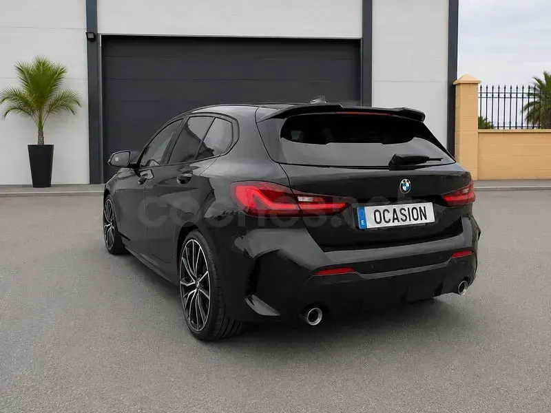 Usado BMW 120 M Sport 190 CV (139 kW) 2021 Negro Utilitario