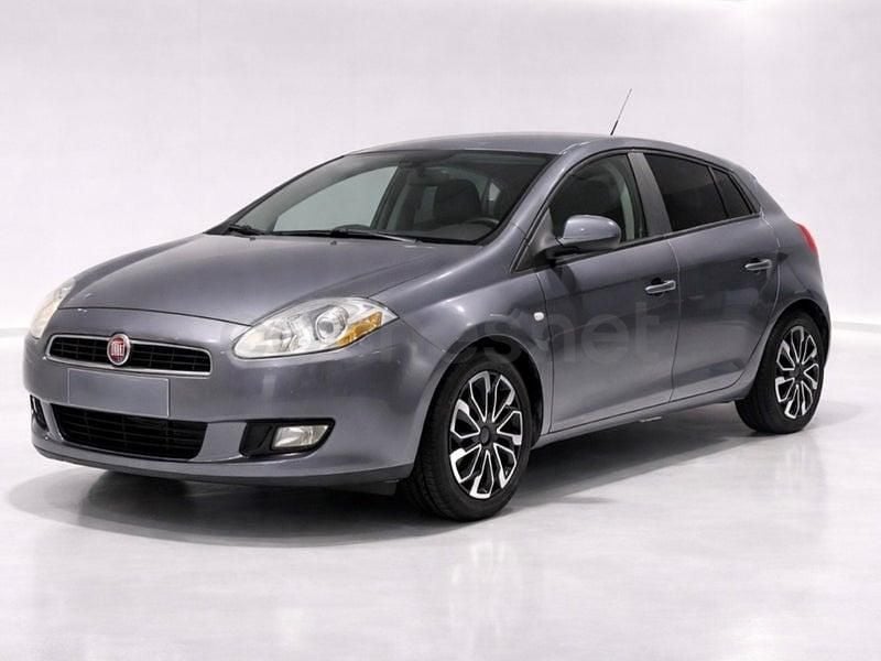 Usado Fiat Bravo Dynamic 120 CV (88 kW) 2010 Gris / plata Utilitario