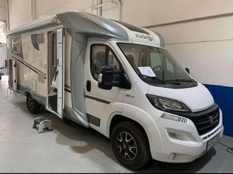 Usado Fiat Punto Evo 139 CV (102 kW) 2021 Blanco Utilitario