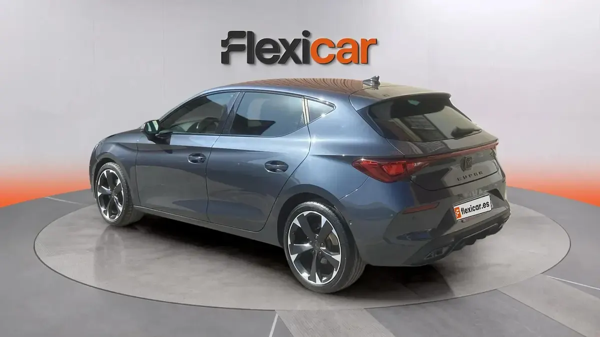 Usado Cupra Leon 150 CV (110 kW) 2023 Gris Berlina