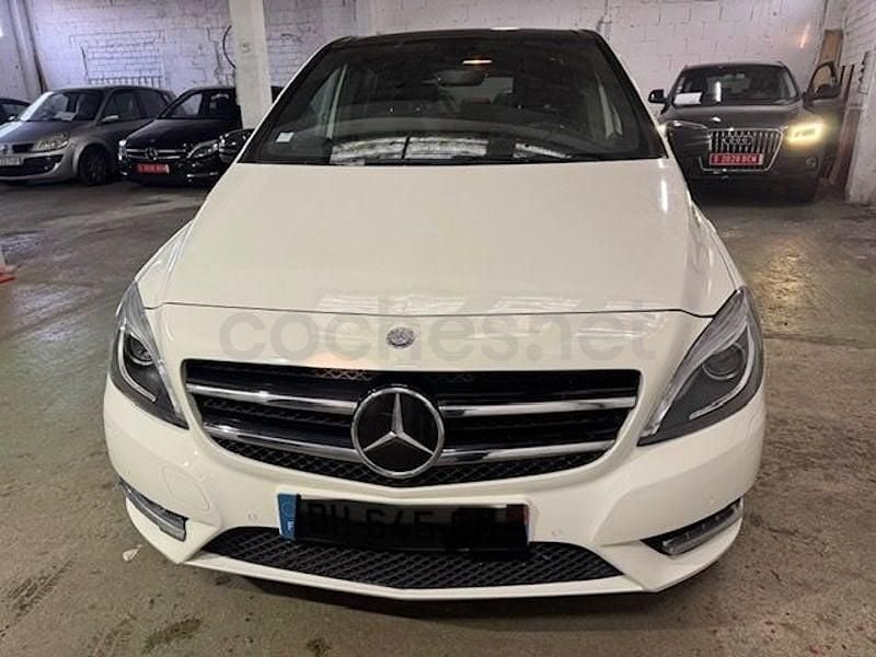 Usado Mercedes B200 136 CV (100 kW) 2014 Blanco Monovolumen