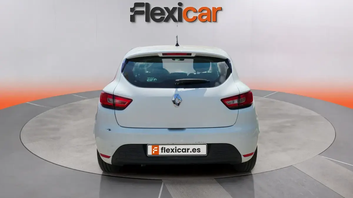 Usado Renault Clio IV Business 76 CV (55 kW) 2018 Blanco Berlina
