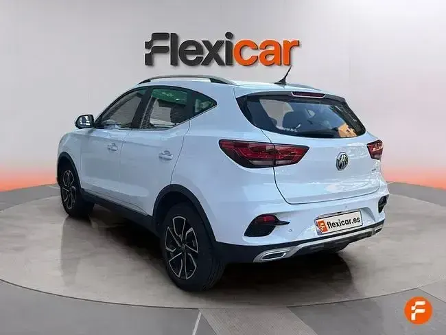 Usado MG ZS Luxury 111 CV (81 kW) 2024 Blanco SUV