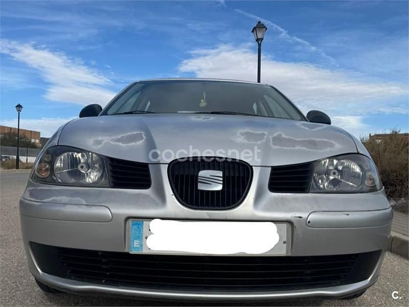 Usado Seat Ibiza Sport 75 CV (55 kW) 2003 Gris / plata Berlina