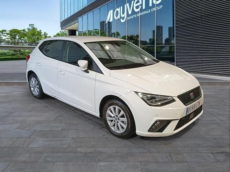 Usado Seat Ibiza Style Plus 116 CV (85 kW) 2021 Blanco Utilitario