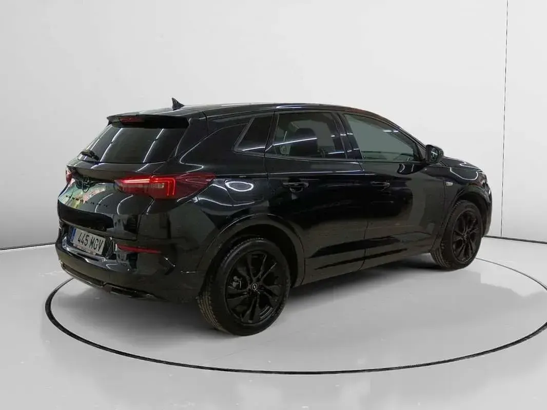 Usado Opel Grandland X GS Line 131 CV (96 kW) 2023 Negro SUV