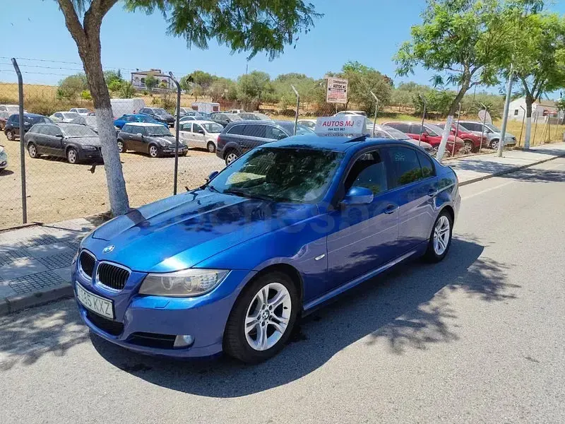 Usado BMW 320 177 CV (130 kW) 2009 Azul Berlina