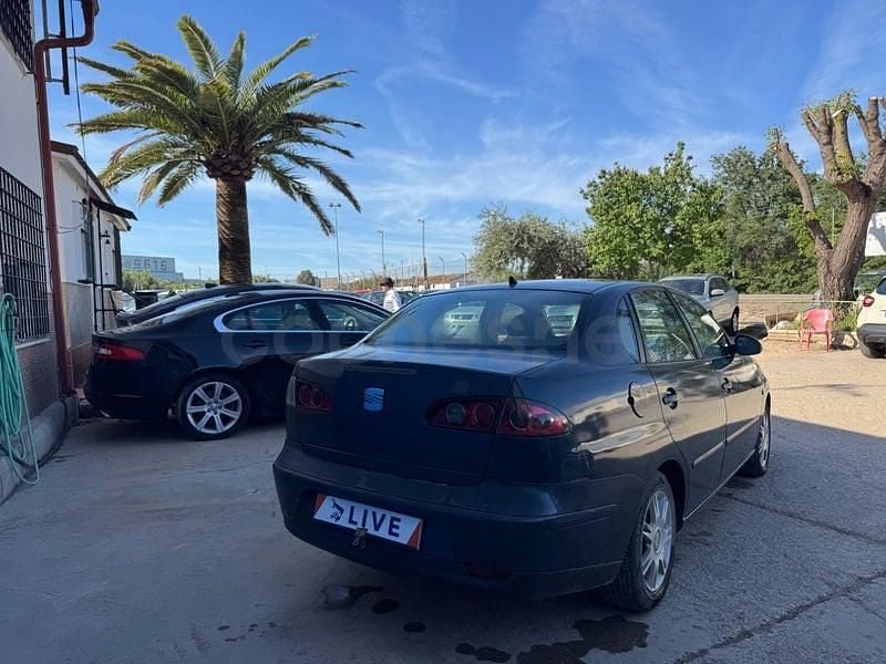 Usado Seat Cordoba Reference 100 CV (73 kW) 2007 Azul Berlina