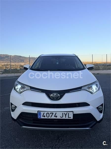 Usado Toyota RAV4 Business Edition 143 CV (105 kW) 2017 Blanco SUV