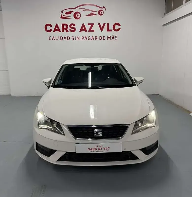 Usado Seat Leon Reference 131 HP (96 kW) 2019 Branco Citadino
