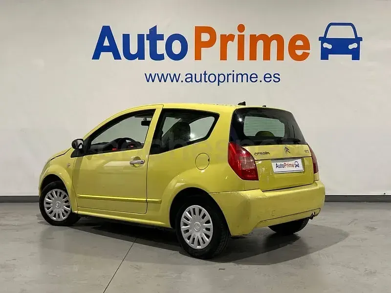 Usado Citroën C2 61 CV (44 kW) 2004 Amarillo Utilitario
