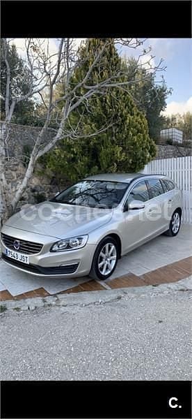 Usado Volvo V60 Momentum 136 CV (100 kW) 2016 Beige Familiar