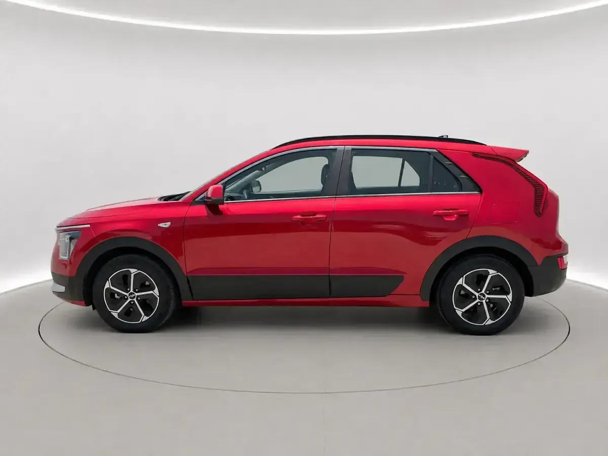 Usado Kia Niro 129 CV (94 kW) 2025 Rojo SUV
