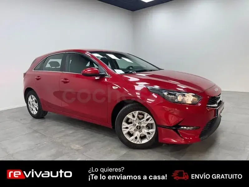 Usado Kia Ceed 136 CV (100 kW) 2022 Granate Utilitario