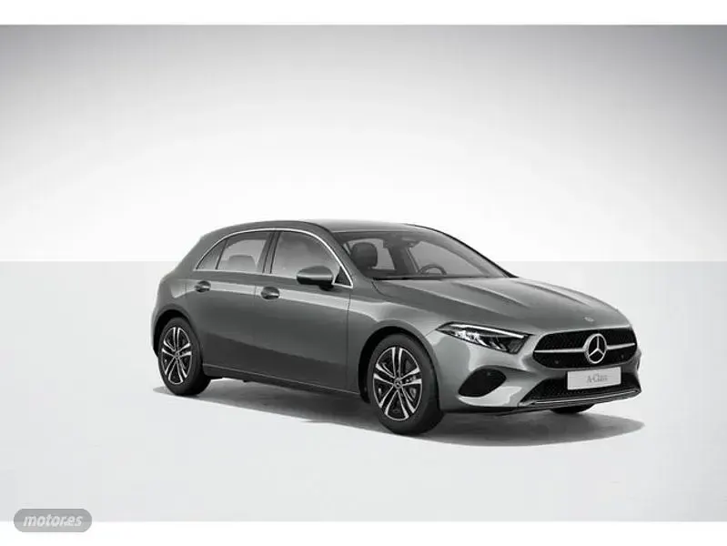 Usado Mercedes A200 149 CV (109 kW) 2025 Gris Berlina