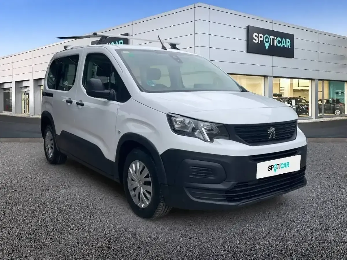 Usado Peugeot Rifter Access 100 CV (73 kW) 2020 Blanco Monovolumen