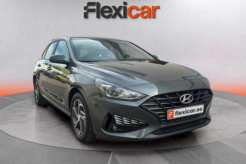 Gris Usado 2023 Hyundai i30 N Line Berlina | 16.090 € (Super precio) - Imagen 1/4