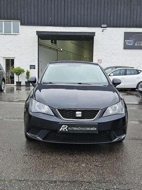 Usado Seat Ibiza Reference 90 CV (66 kW) 2012 Negro Utilitario