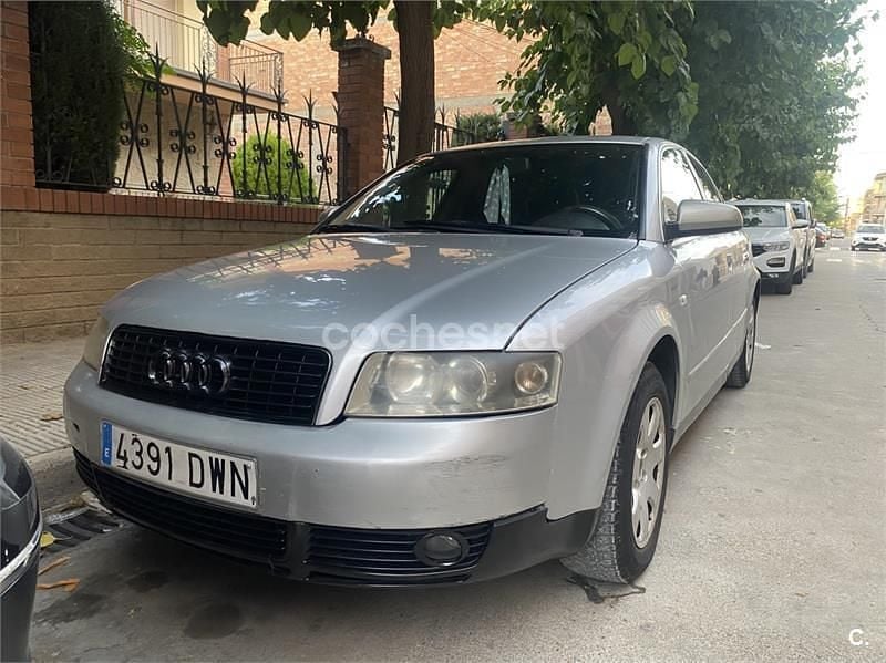 Gris / plata Usado 2002 Audi A4 Berlina | 2000 € (Super precio) - Imagen 1/3