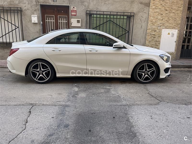 Usado Mercedes CLA200 AMG line 136 CV (100 kW) 2014 Blanco Berlina