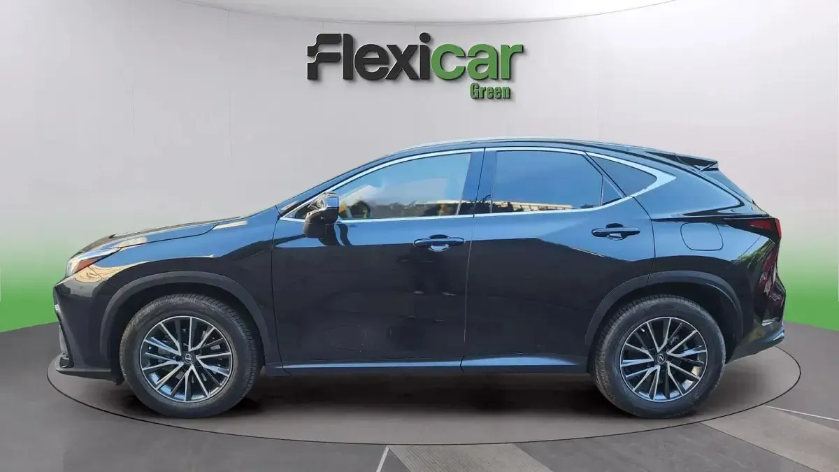 Usado Lexus NX350h Executive Line 242 CV (177 kW) 2022 Negro