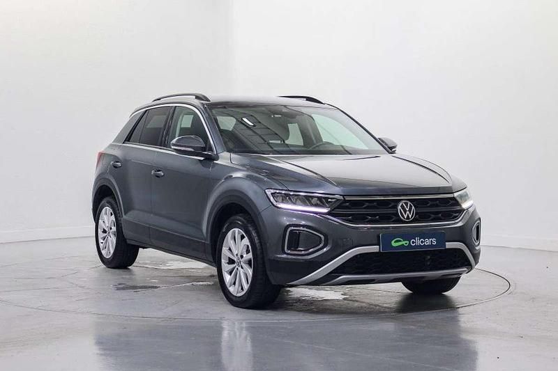 Usado VW T-Roc Life 116 CV (85 kW) 2022 Gris SUV