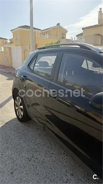 Usado Kia Stonic 100 CV (73 kW) 2021 Negro SUV