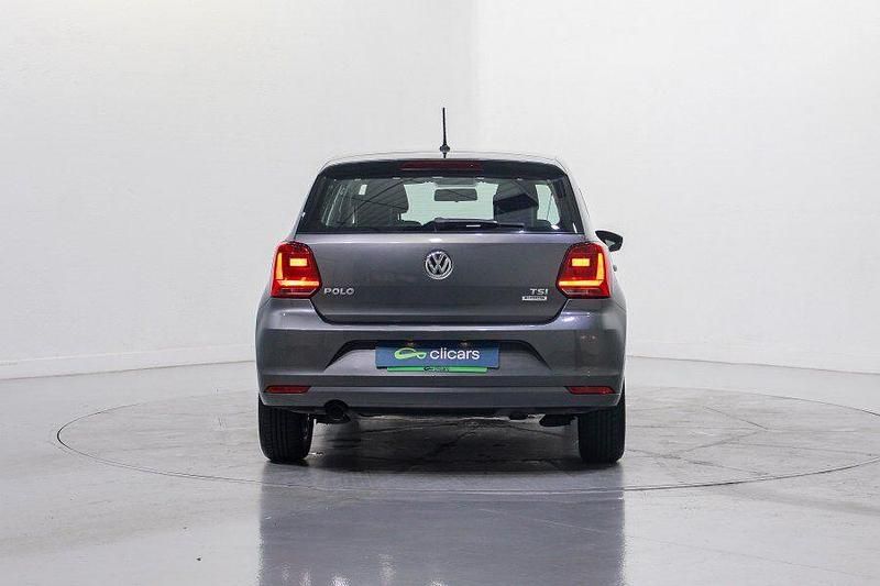 Usado VW Polo Advance 90 CV (66 kW) 2016 Gris Berlina