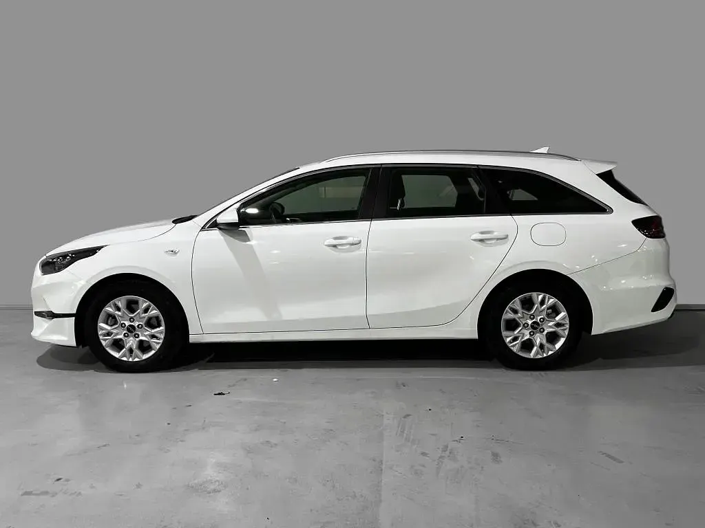 Usado Kia Ceed 120 CV (88 kW) 2022 Cassa white (wd) Utilitario