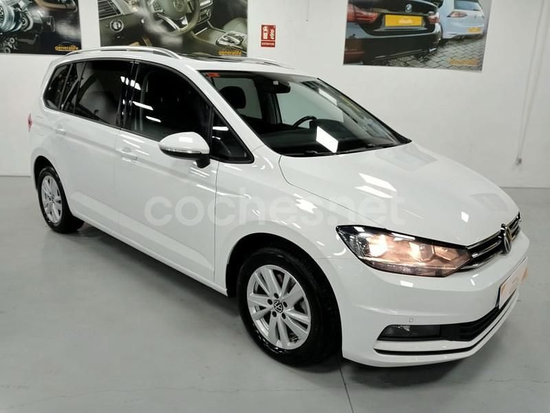 Usado VW Touran Sportline 122 CV (89 kW) 2021 Blanco Monovolumen