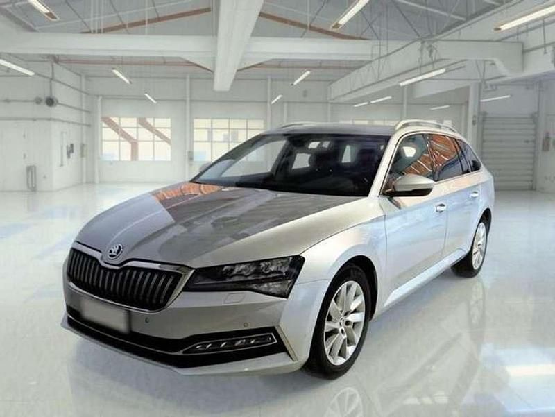 Usado Skoda Superb SportLine 218 CV (160 kW) 2020 Gris Familiar