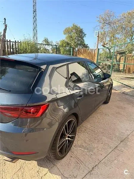 Usado Seat Leon CUPRA 290 CV (213 kW) 2019 Gris / plata Berlina