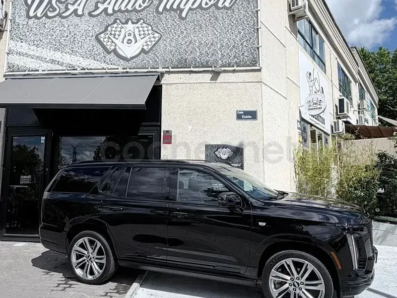Usado Cadillac Escalade 409 CV (300 kW) 2025 Negro SUV