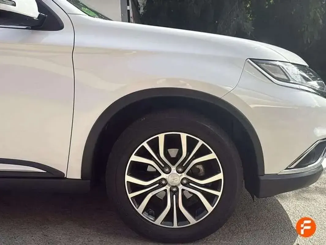 Usado Mitsubishi Outlander Motion 150 CV (110 kW) 2018 Blanco SUV