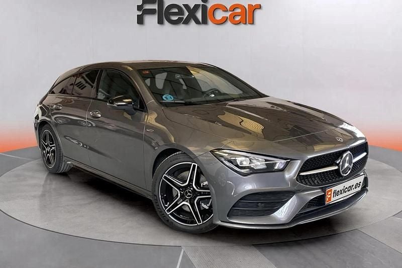 Gris Usado 2021 Mercedes CLA200 Shooting Brake Familiar | 26.190 € (Precio justo) - Imagen 1/4