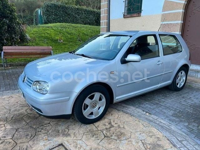 Gris / plata Usado 1998 VW Golf IV Highline Berlina | 3999 € (Un poco caro) - Imagen 1/4