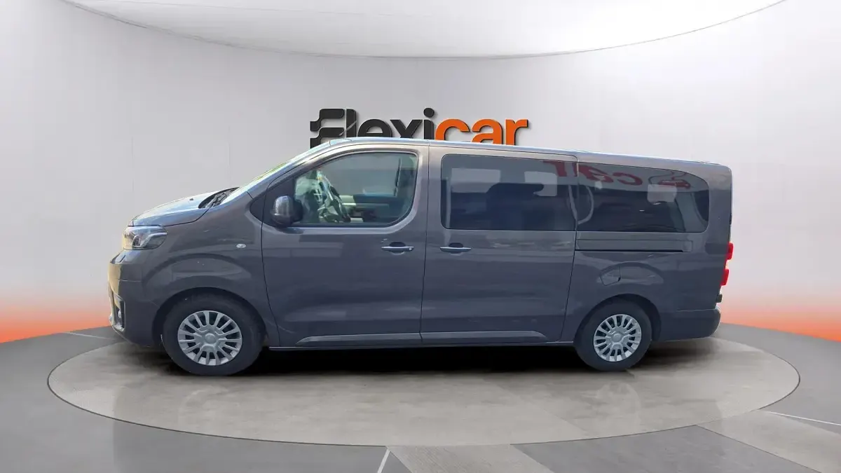 Usado Toyota Proace Verso 145 CV (106 kW) 2023 Beige Familiar