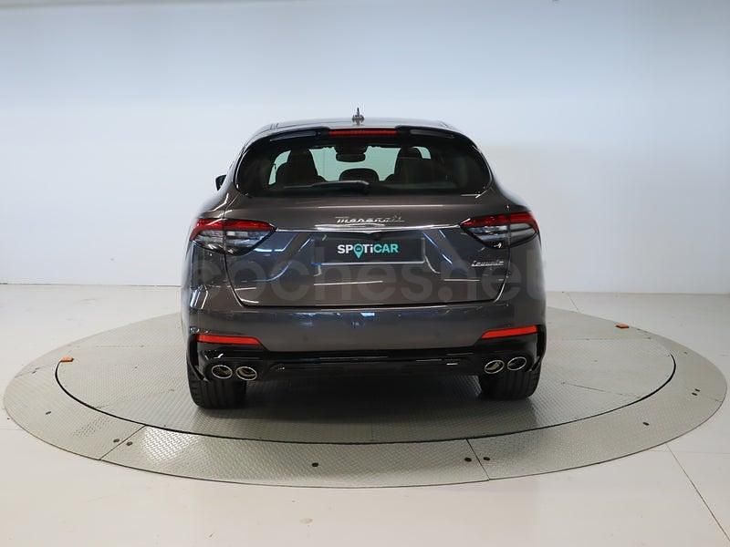 Usado Maserati Levante GT 330 CV (242 kW) 2023 Gris / plata SUV