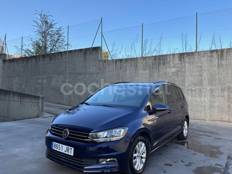 Usado VW Touran Sportline 110 CV (80 kW) 2016 Azul Monovolumen