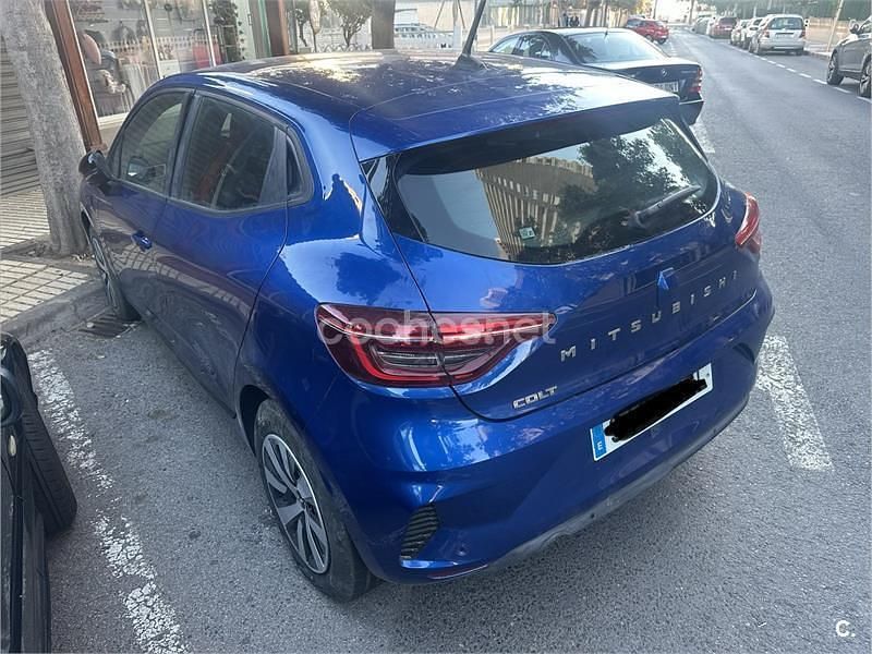 Usado Mitsubishi Colt Motion 90 CV (66 kW) 2025 Azul Berlina