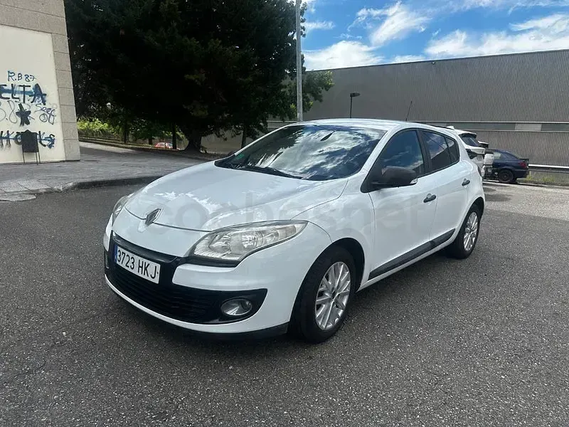 Usado Renault Mégane Authentique 100 CV (73 kW) 2012 Blanco Berlina